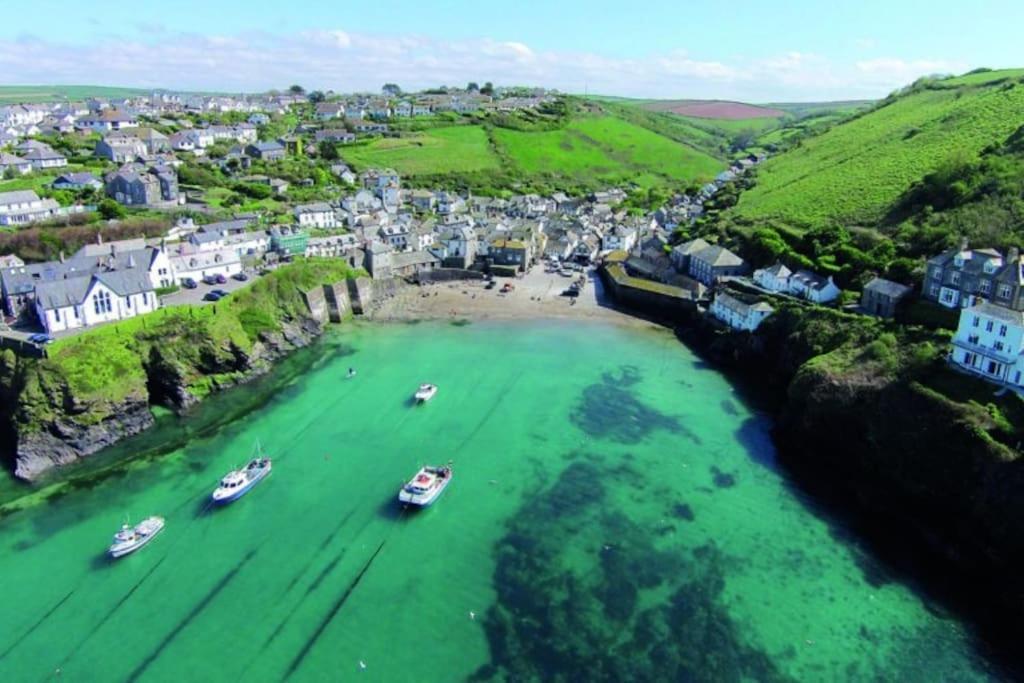 An Entire Fabulous Holiday Home - It'S All Yours! St Columb Major Esterno foto
